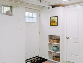 Spacious studio near Hofstra University. - Image 2