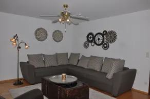 Big apartment with private garden - Image 4
