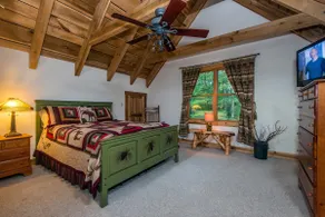 Great Escape Log Cabin | Hot Tub • Secluded - Image 4