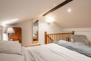The Cherry Tree - Beautiful Grade 2 Listed Barn - Image 4