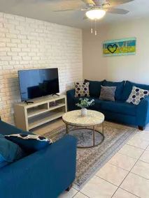 White Brick Townhouse - A home away from home - Image 5