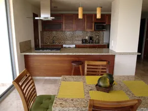 Oceanfront condo with 2 bedrooms, parking - Image 3
