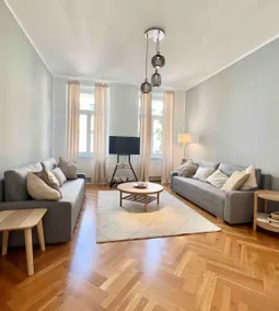 5 min to Stephansplatz, Prestigious Viennese Place - Image 5