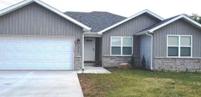 Stylish Ozark Stay | Comfort Meets Convenience - Image 2