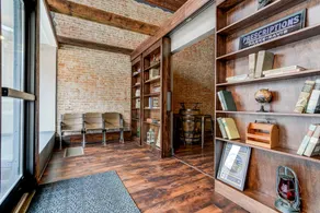 Lincolns Loft - Speakeasy Suite - Image 4
