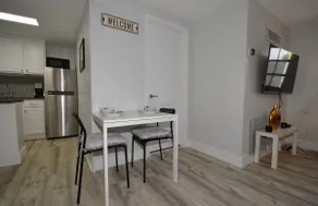Modern Private Studio Near Beach - Image 5