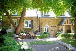 Holly Tree Cottage - A Hidden Gem in the Old Town - Image 2