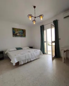 Modern apartment with sea view - Image 5