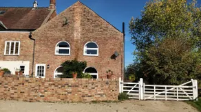 The Old Chapel, next to Berkeley Castle - Image 5