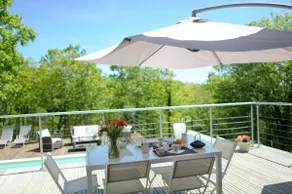 HIGH-END VILLA IN THE HEART OF A LOT IN A QUIET AREA WITH HEATED POOL - Image 4