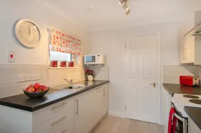 Sunny Newton Ferrers home with private garden. - Image 5