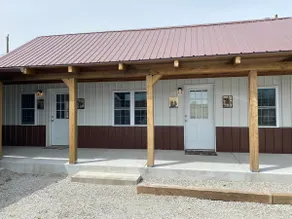 Lottie's: Huberts Parsonage: Spacious, on Route 66 - Image 2