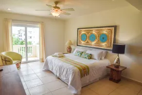 Gorgeous Penthouse across from Beach with Ocean Views! - Image 5
