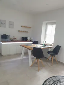 newly renovated, old town, private parking, - Image 3