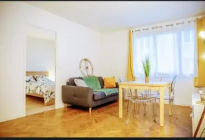 Large 2-room with parking, La Villette - Image 2