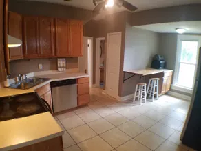 4Bedroom Home Close to UofI and Downtown Champaign - Image 3