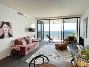 Level 40 Panoramic Ocean View • Free parking - Image 4