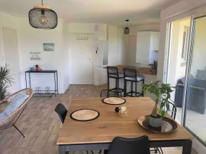 Large bright 2 bedroom near Conleau - Image 4