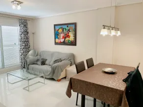 Nouvel appartement avec grande terrasse avec Wifi à 200 mètres. de la plage - Image 4