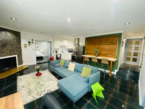 Spacious cozy 1-bedroom condo near beach - Image 4