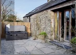 Glovers cottage private hot tub and super king - Image 4