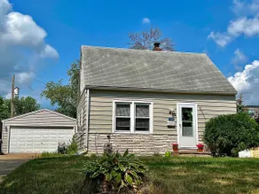 Charming Home near Galleria — Prime Location! - Image 2