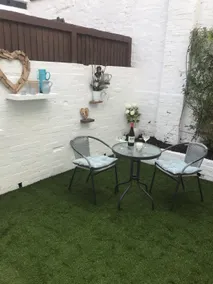 River front unique stylish home with free parking - Image 3
