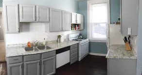 Cozy Apt in Walkable Area Downtown with Parking - Image 3