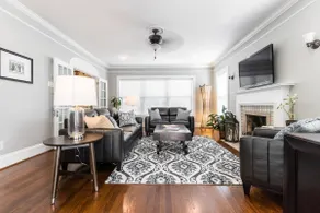 The Roux House Offers Luxury, Comfort & Location! - Image 3