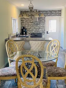CountryHouse large deck 75 in tv pet friendly - Image 3
