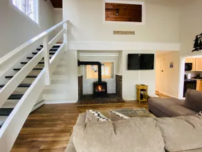 Moat Brewery Townhouse, North Conway - Image 4