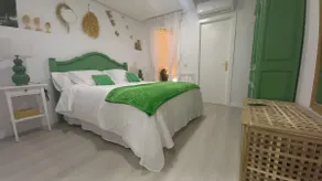 Cozy apartment with a patio, near the airport - Image 2