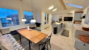 Newly built luxury cottage by the beach - Image 3