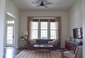 Delightful Downtown Bungalow: Fresh Open-Concept - Image 5