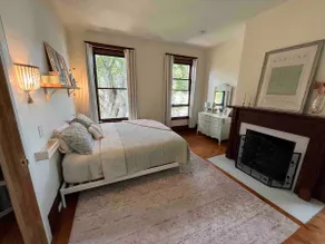 Elegant Historic Suite — Balcony & Fireplace - Image 2