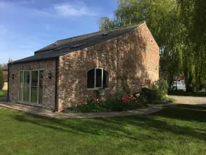 Elegant and spacious open plan converted Granary - Image 2