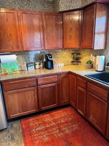 Entire 2 bdrm mins from highway airport IX - Image 5