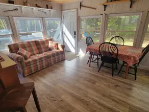 Adorable 2 bedroom cottage on Stevenson Lake - Image 3