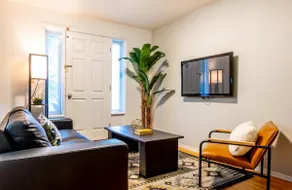 ⭐ Stylish Space ⭐ Close to both Universities - Image 2