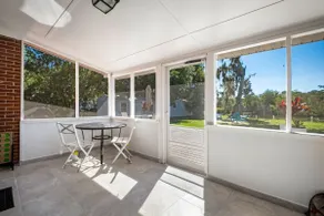 Special lakefront retreat - Image 5