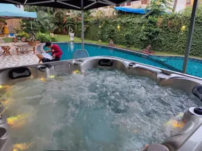 Hobbiton Hideaway | Pool • Jacuzzi • Sauna - Image 2