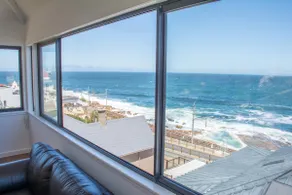 Modern Beach Apartment - Image 3