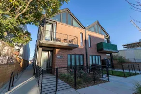 Urban Peaks & City Streets: Denver Oasis by Train - Image 2
