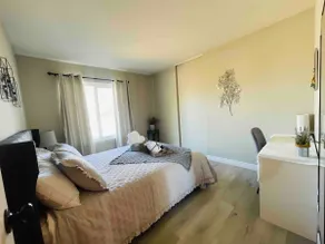 Lovely 3ba2ba House/7Mins to Airport/ Pet Friendly - Image 3