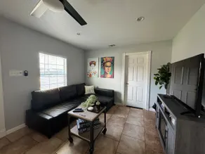 Cozy guest house w/pool available! - Image 5