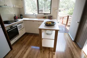 Lyrebird Cottage secluded with bush view - Image 5