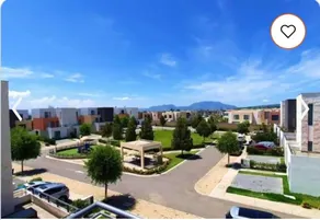 Beautiful 3BR townhouse with on-premises parking - Image 4
