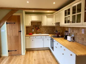 Charming cottage with minstrels gallery in 7 acres - Image 4