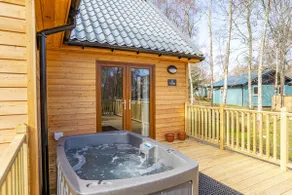 Thistle Lodge 22 with Hot Tub - Image 2