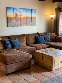 Large 3-Bedroom Home Near the UofA and Downtown - Image 2